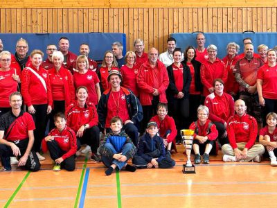 Gemeinsam für einen gelungenen Sporttag: Teilnehmer und Standbetreuer der 6. Vereinsolympiade des SVG (Foto: Frank Schieschke)